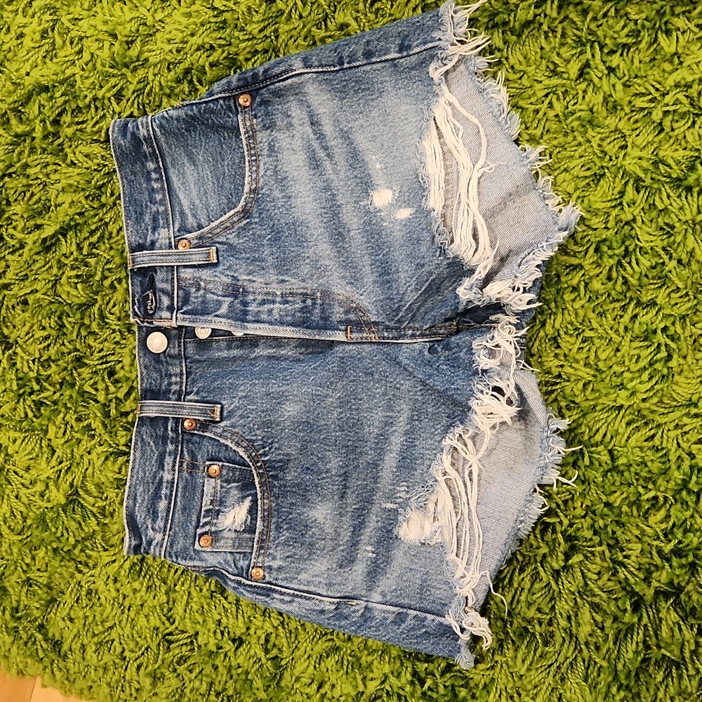 Levis 501 cutoffs